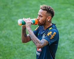 阿斯：穆帅必须加强球员管理 不对懒散球星下狠手会传递消极信号
